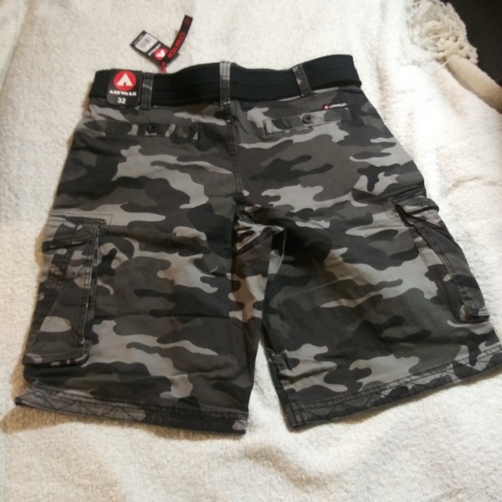 Sold Out**irwalk Gray and Black Camouflage Belted Cargo Shorts - Picture 4 of 8